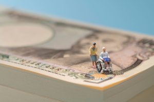 介護でお金がないときの対処法｜費用の目安と使える公的支援制度を解説