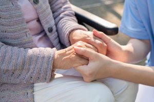 介護職員初任者研修とは？介護サービスを受ける側が知っておきたいポイントを解説