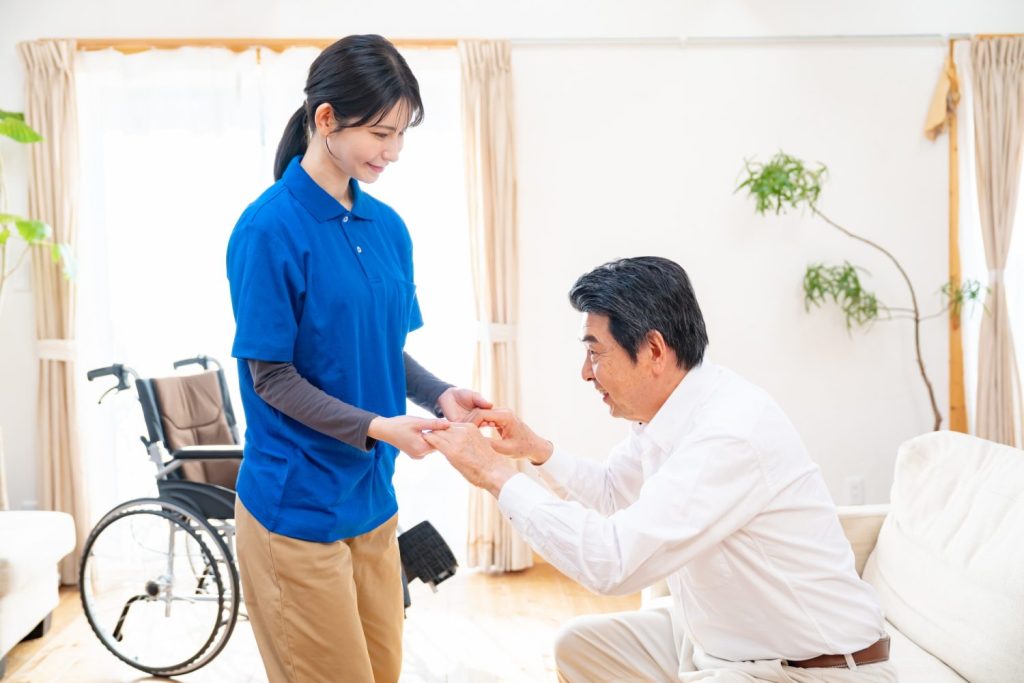 身体介護とは？サービス内容や生活援助との違い、利用できる対象者を解説！