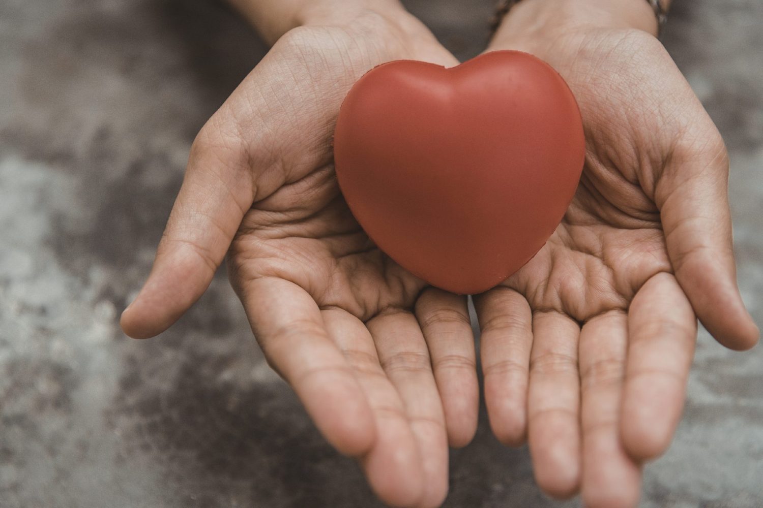 尊厳を守るために家族ができること