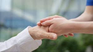介護における尊厳とは？家族が知っておきたい関わり方と尊厳を守るケアのポイント
