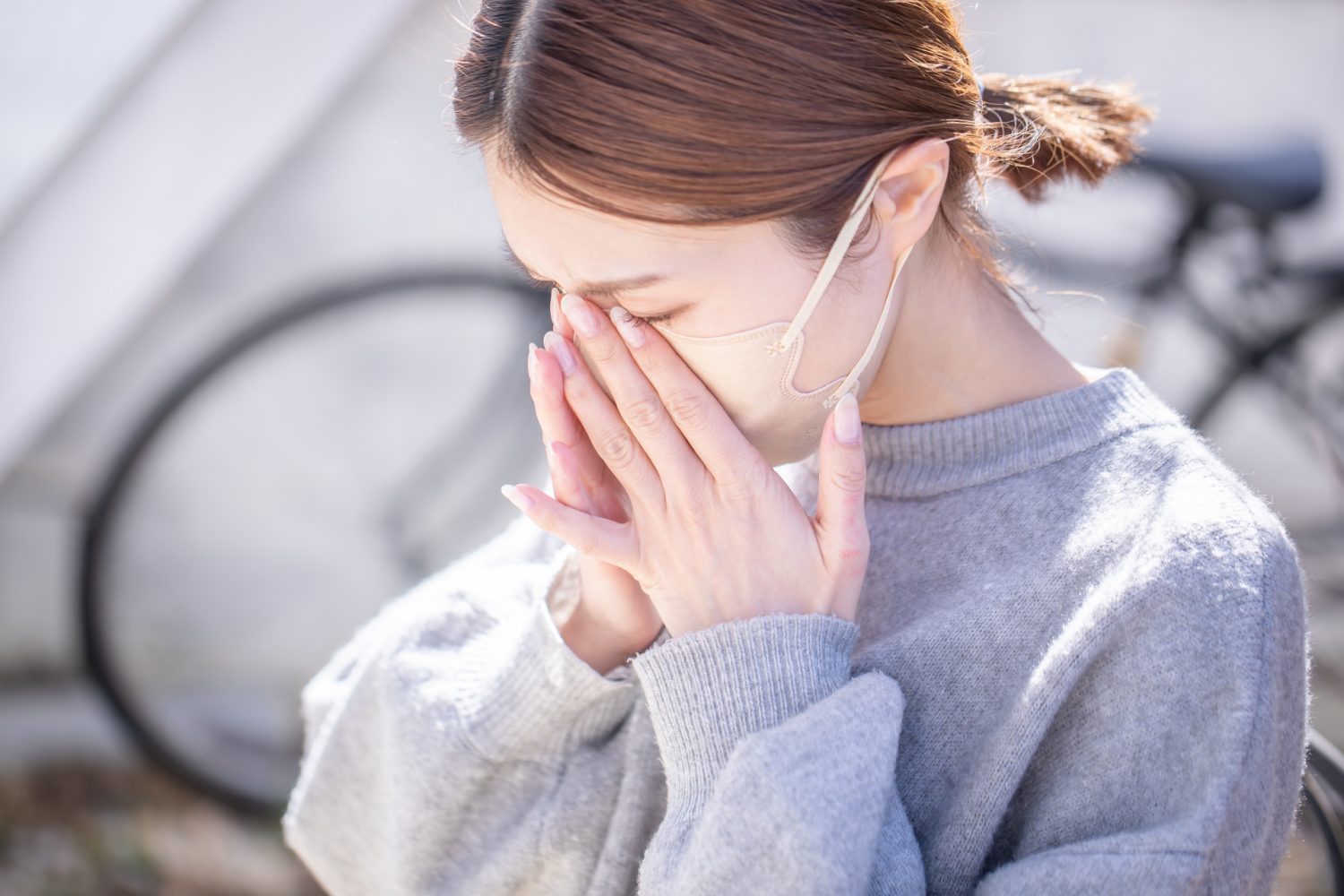 花粉症による発熱の特徴と風邪との見分け方