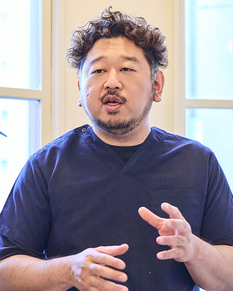 ニュースで話題の「歯科健診の義務化」。なぜ今、国が「歯」に注目するのか？