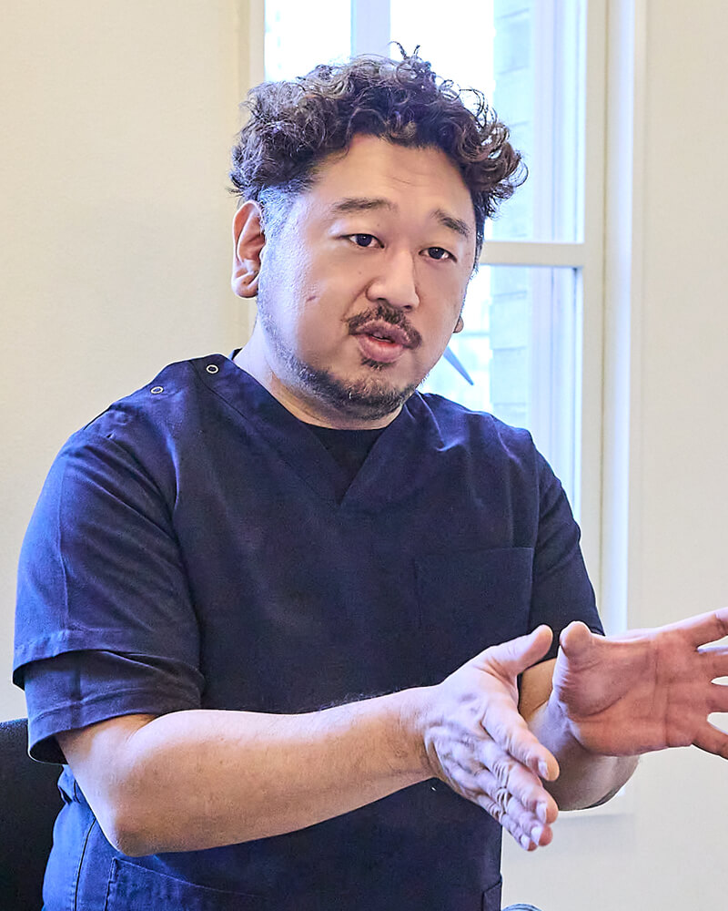 ニュースで話題の「歯科健診の義務化」。なぜ今、国が「歯」に注目するのか？