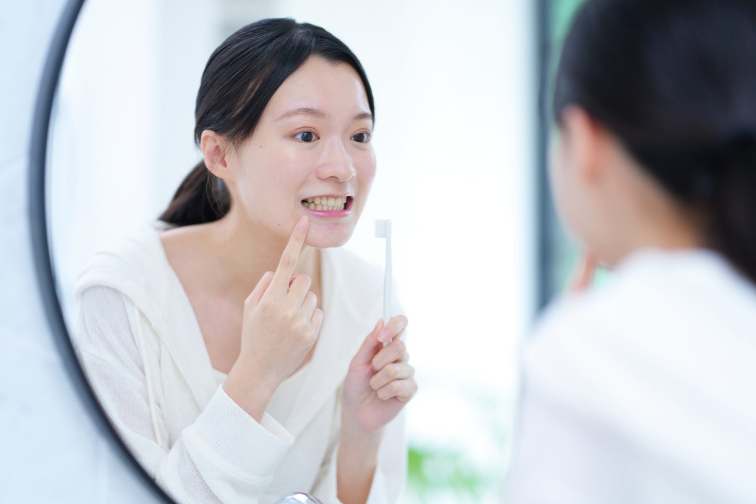 自宅でできるインプラント周囲炎のセルフチェック方法