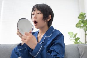 歯を全部セラミックにするには歯を抜く必要はある？治療方法やメリット・デメリットを解説