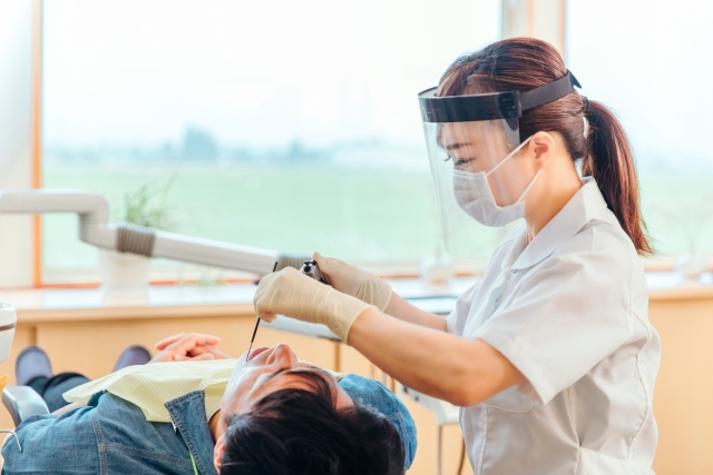 歯周基本治療とは？内容や費用、治療の流れを解説