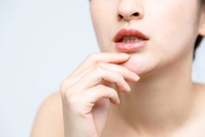しゃくれは噛み合わせが原因？セルフチェックでわかる原因や放置するリスクを解説
