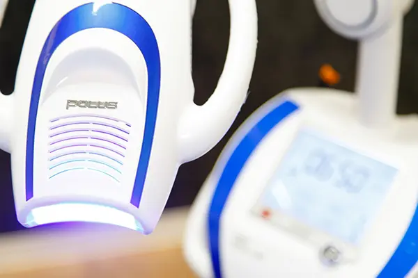 淀屋橋勝部歯科