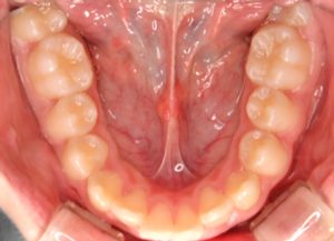 クリスタル歯科