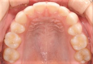 クリスタル歯科