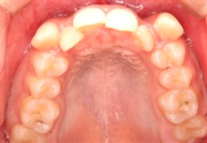 クリスタル歯科