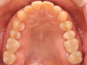 クリスタル歯科