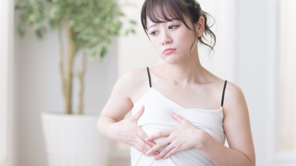 「豊胸」の施術方法と選び方 『形が変わった・片側のボリュームダウン』で悩む人必見【医師解説】
