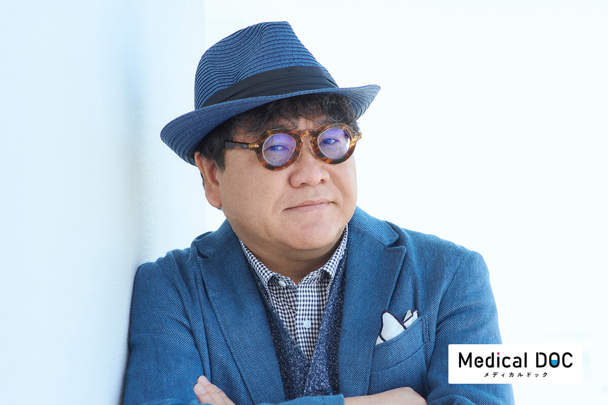 カンニング竹山、強皮症で「時代劇にも影響…」仕事での不自由を救う“治療の進歩”とは