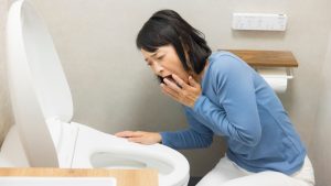 「ただの痔」と放置しないで。血便が出たときに考えられる「重大な病気のサイン」