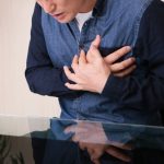 食道裂孔ヘルニアの症状・原因・治療方法について