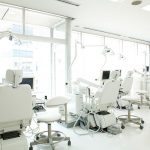 目立たない歯列矯正「マウスピース矯正」でキレイな歯並びに！