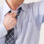 多汗症の症状や原因、治療方法とは？