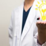 【NEWS】 アルツハイマー病の新薬誕生、症状悪化を抑制する最初の治療薬へ（医師コメント3件）